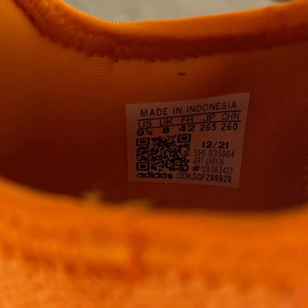NWB Adidas Originals NMD R1 Womens Running Boost Bright Orange Gv9439 - Picture 11 of 13